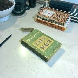 Poetry A Pocket Book Modern Verse English American Poems PB Non-fiction VTG